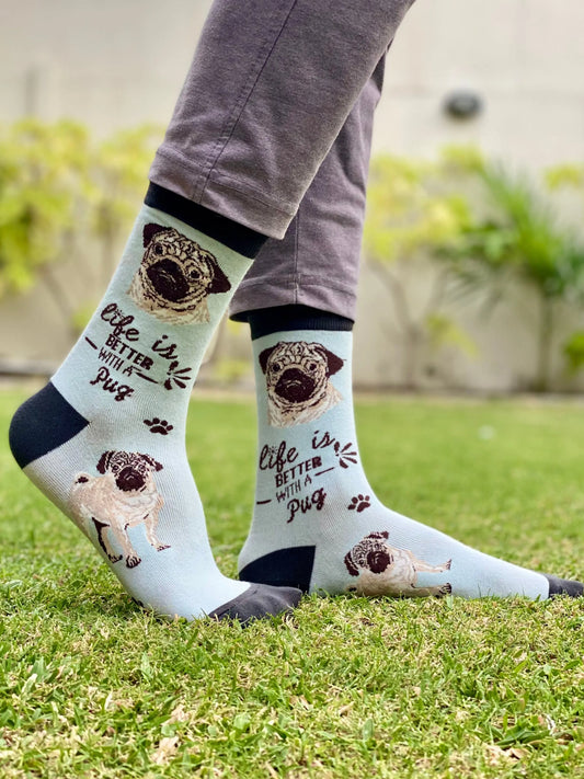 Life is better with a pug.                      (Lb1000)